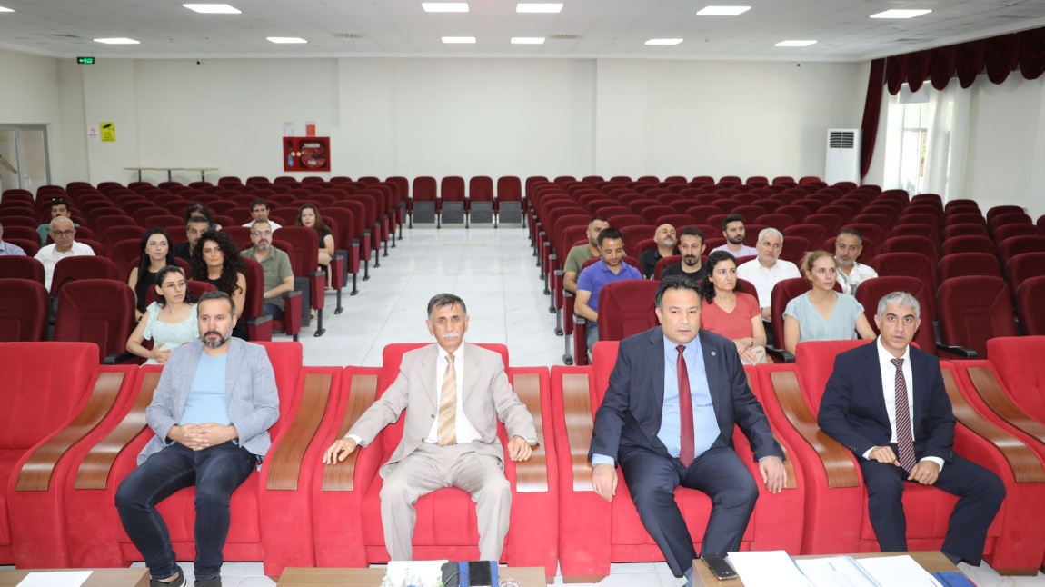 REHBERLİK VE PSİKOLOJİK DANIŞMANLIK HİZMETLERİ İL YÜRÜTME KOMİSYONU SENE SONU TOPLANTISI GERÇEKLEŞTİRİLDİ.